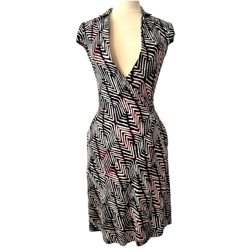 DVF Diane Von Furstenburg Griffith Silk Wrap Dress in Geometric Maize Print- 6